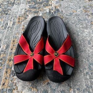 KEEN Bali Women’s Sandals size 8 Red and Black